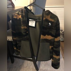 Boys camo Abercrombie fleece 9/10